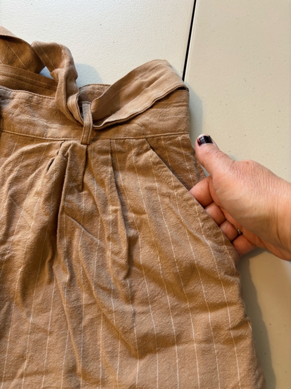 Lulus Paperbag High Waist Shorts Brown Size Large PinStripe Tie Belt Lightweight - Picture 5 of 10